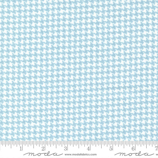 Houndstooth Flannel Cloud - Sold by the Half Yard - Lakeside Gatherings by Primintive Gatherings for Moda Fabrics - 49226 11F